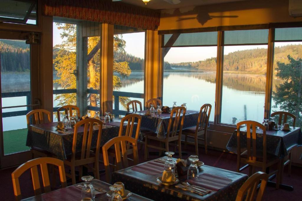 Lac Le Jeune Nature Resort Logan Lake Zewnętrze zdjęcie