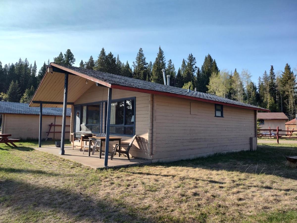 Lac Le Jeune Nature Resort Logan Lake Zewnętrze zdjęcie