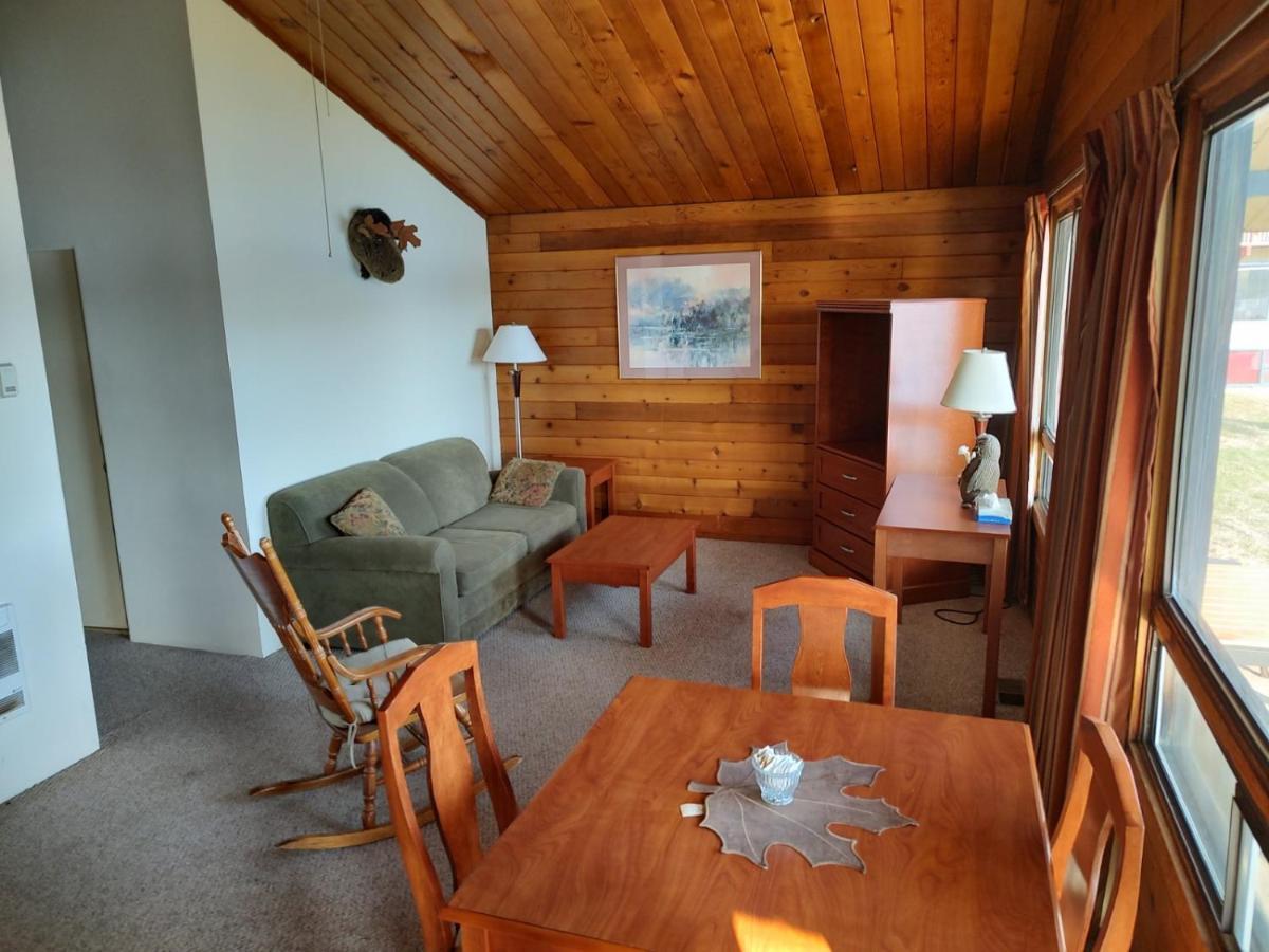 Lac Le Jeune Nature Resort Logan Lake Zewnętrze zdjęcie